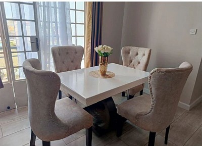 LUXURY 4 SEATER RECTANGULAR DINNING SET